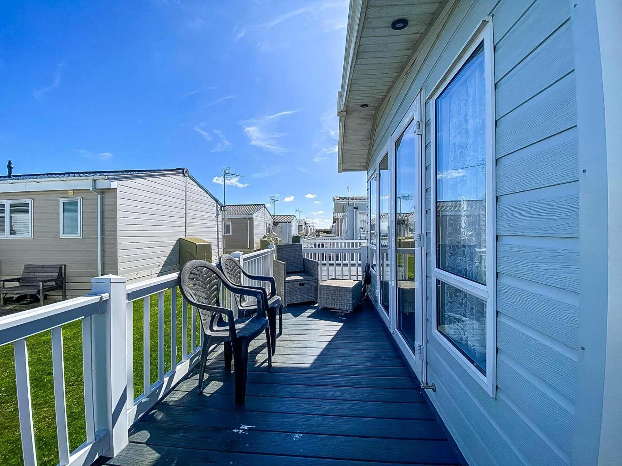 Luxury Caravan At Seaview Holiday Park In Kent Ref 47034Pb Whitstable Exterior photo
