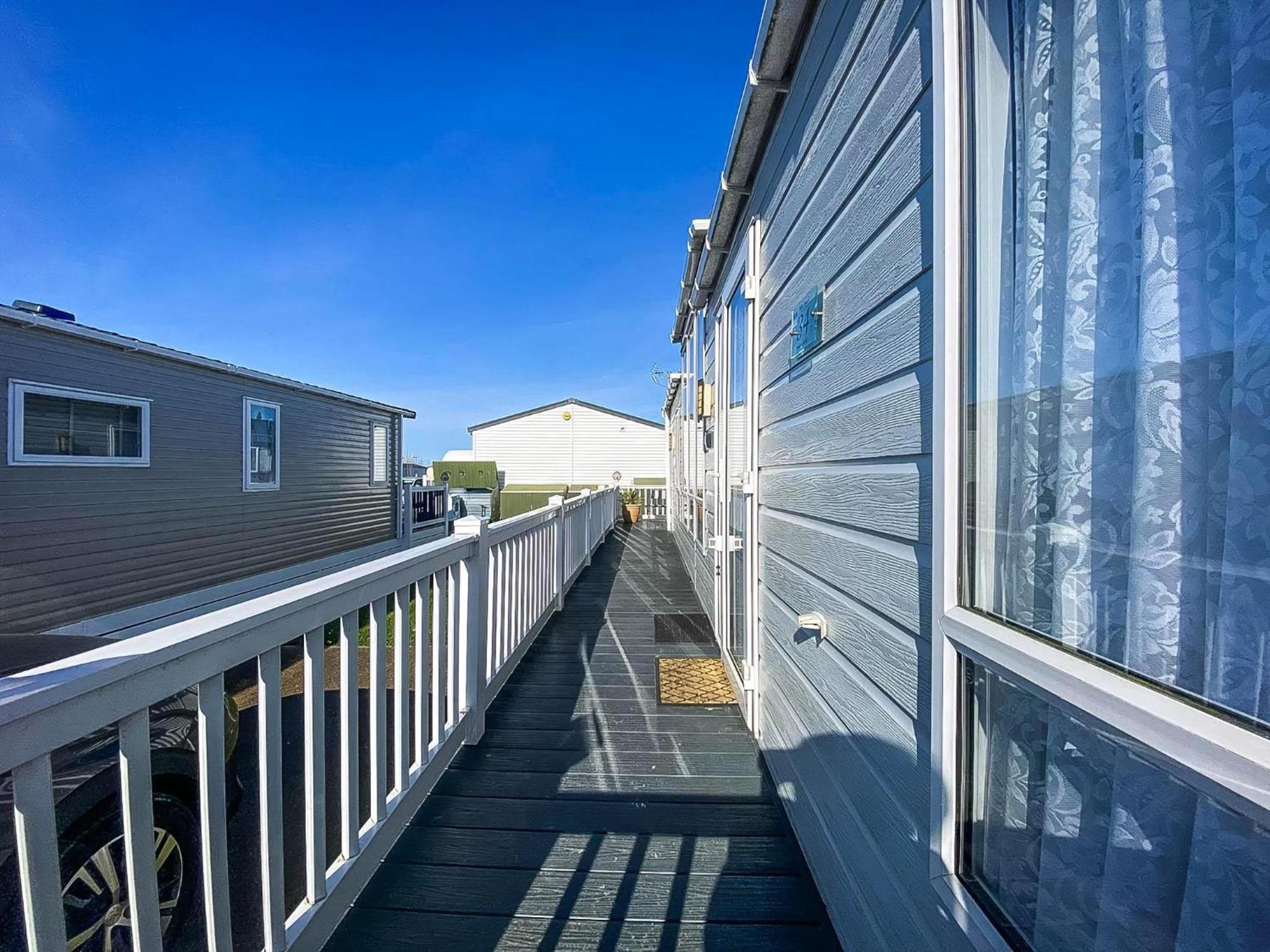 Luxury Caravan At Seaview Holiday Park In Kent Ref 47034Pb Whitstable Exterior photo